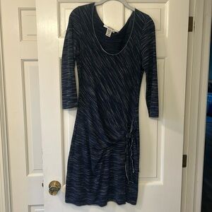 Gently worn women’s dress by Max Studio size Large. 3/4 sleeve.